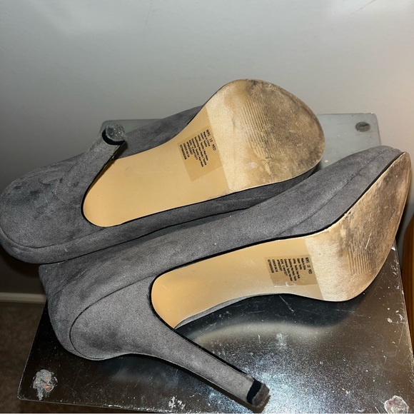 Apt.9 grey suede slip on heeled boots size 10 - Picture 6 of 11